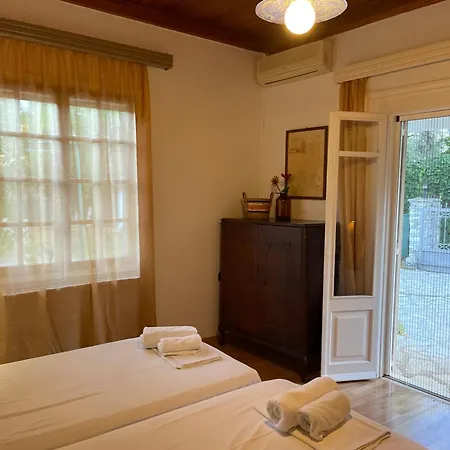 Gyra - Ermis With Private Pool *