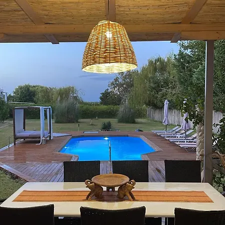 Villa Gyra - Ermis With Private Pool Lefkáda